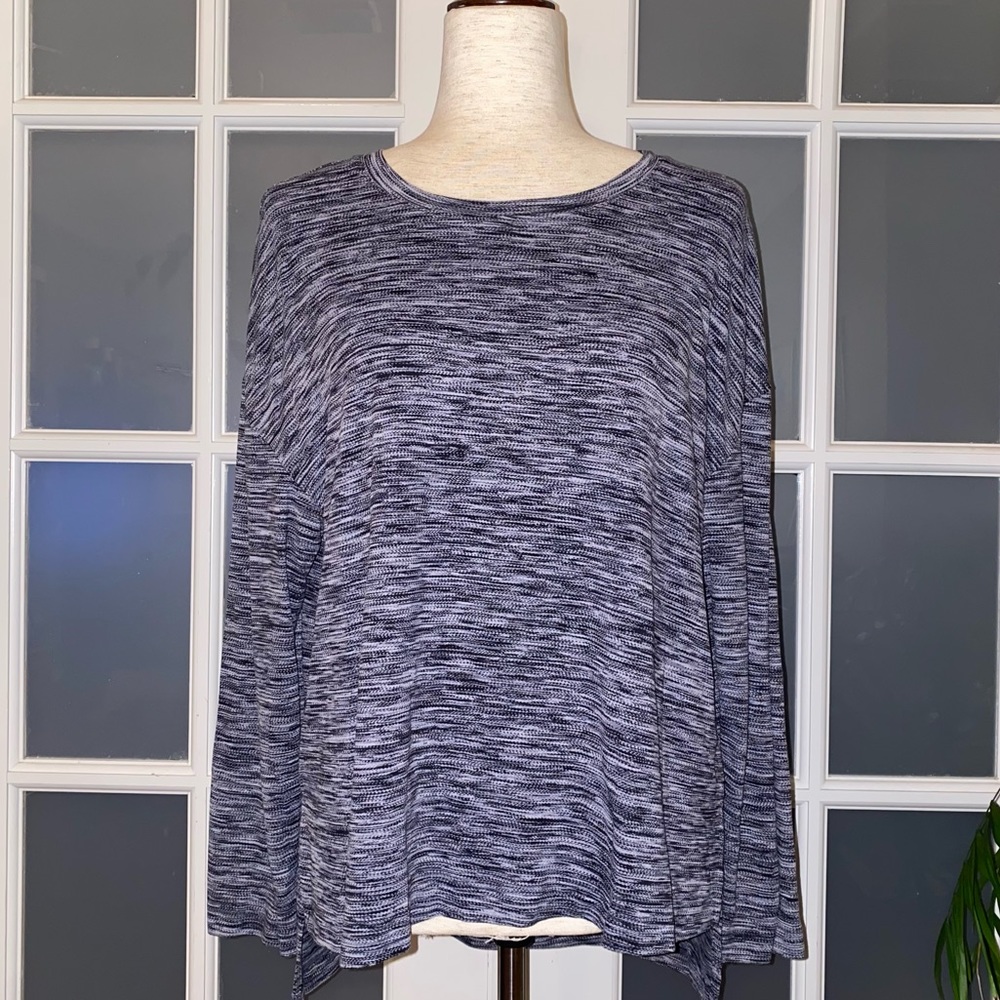 EUC Women’s Size Medium, G4Free Black & Gray Heather Long Sleeve Workout Shirt
